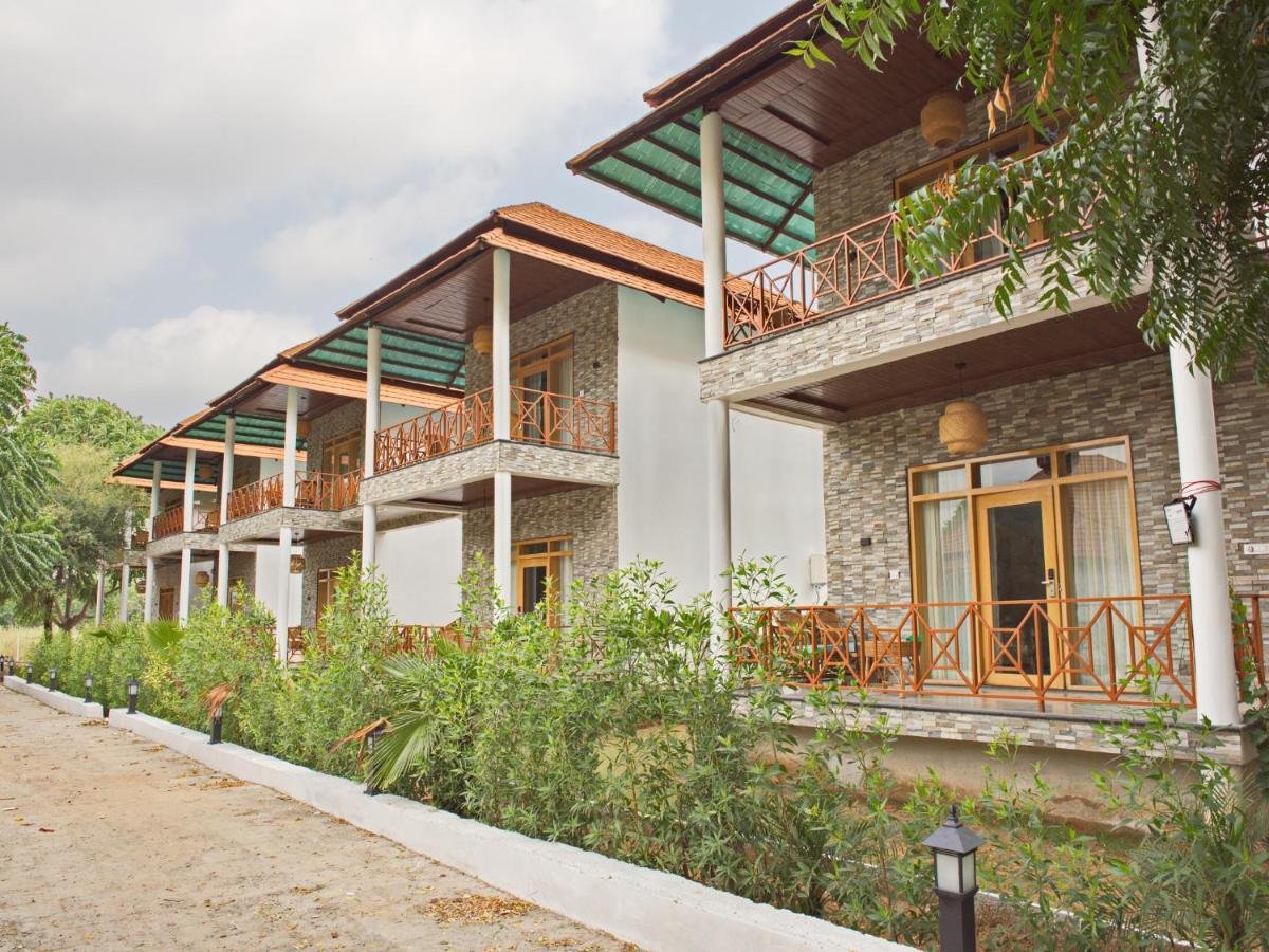 Stone-faced villas at Wild Rose Resort
